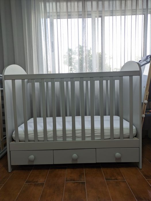 Berço com gavetas IKEA nunca usado