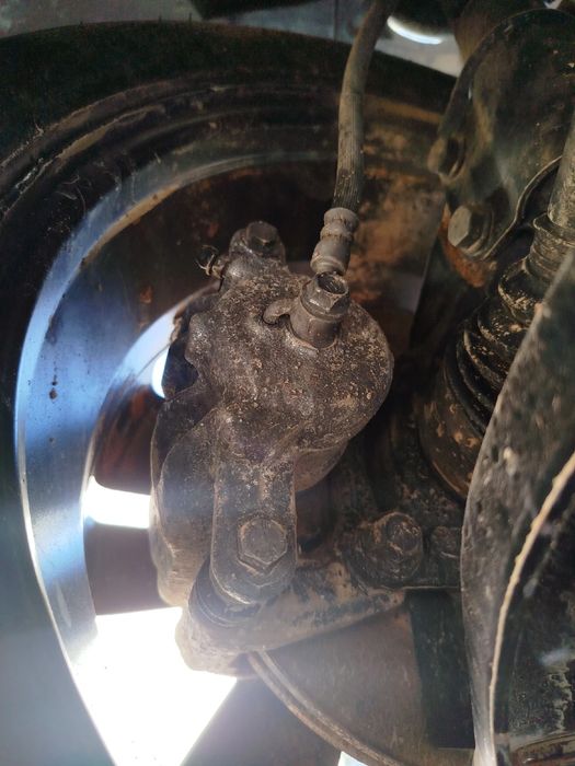 Pinça travão / maxila de travão frente direita NISSAN Micra V (K14)