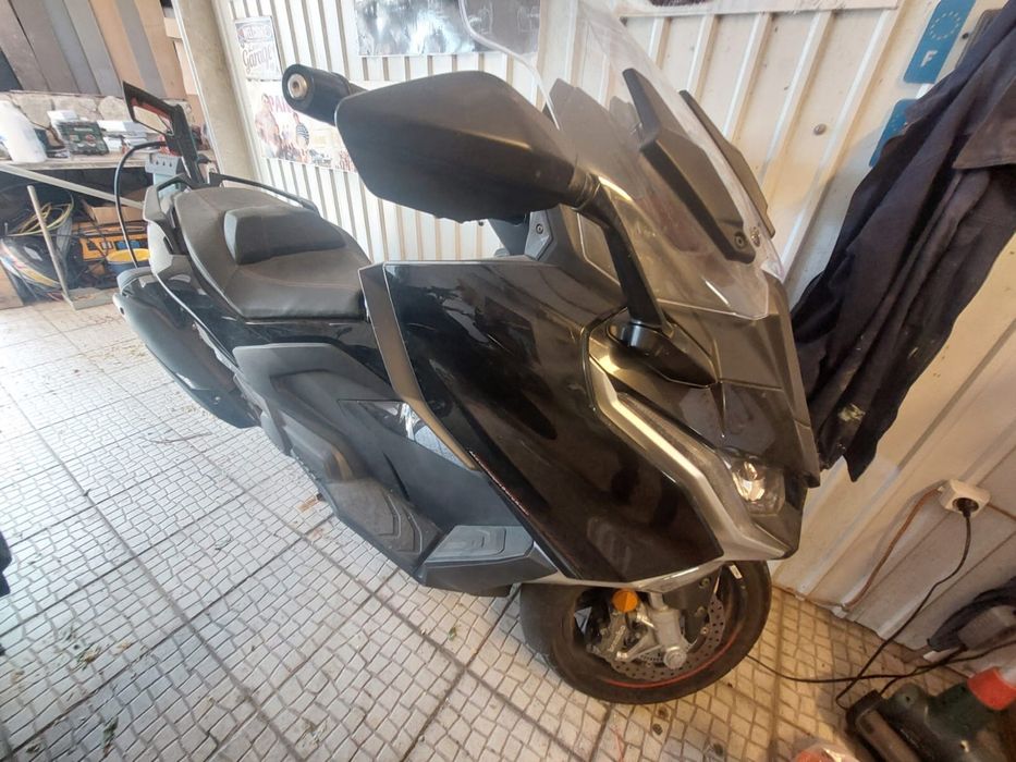 Kymco AK 550 – 2023 – 14.552 km