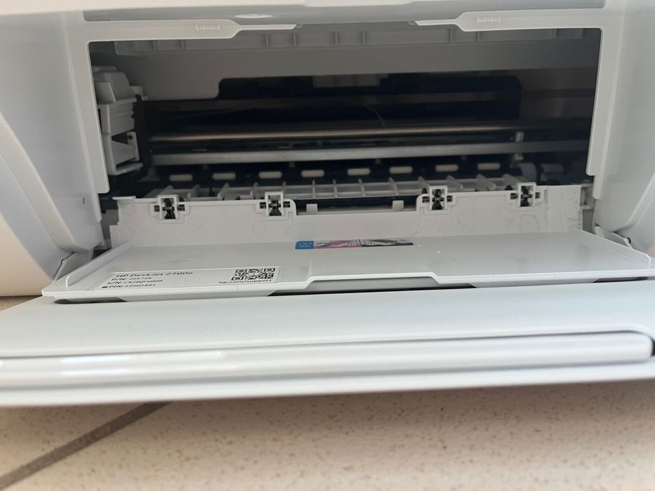 Impressora HP deskjet 2710e