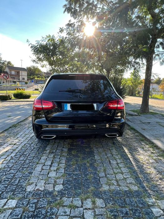 Mercedes C AMG- com teto duplo de abrir