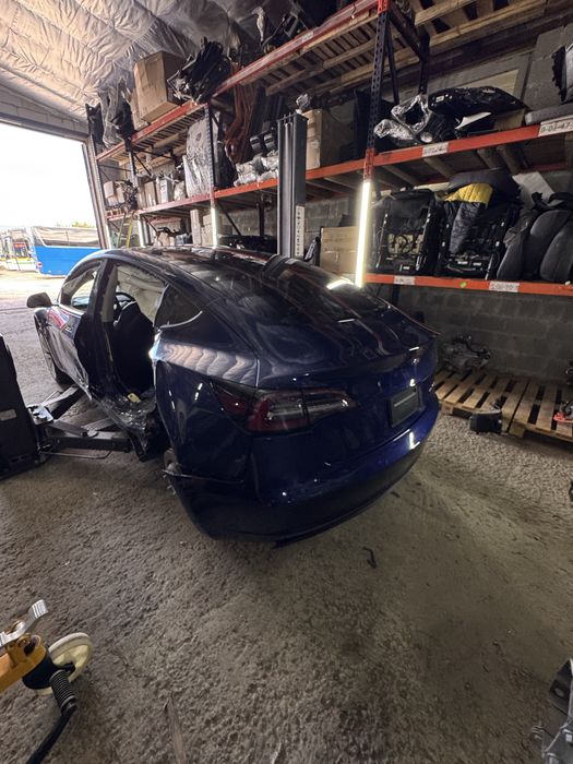 Розбір Model 3 2023 синій Blue PPSB