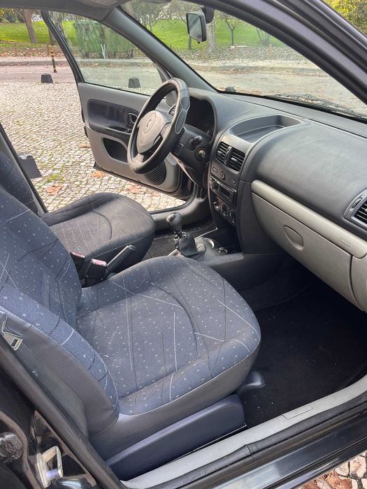 Clio 1.2 gasolina ano 2002