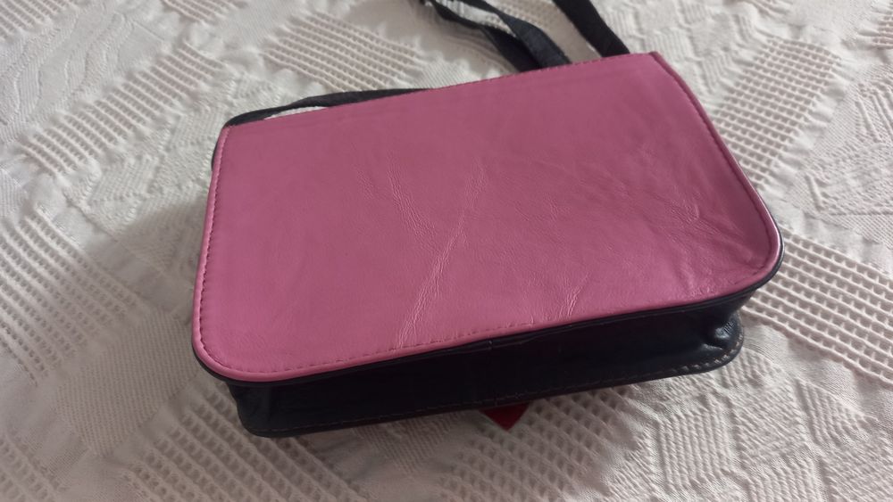 Mala em pele, artesanal