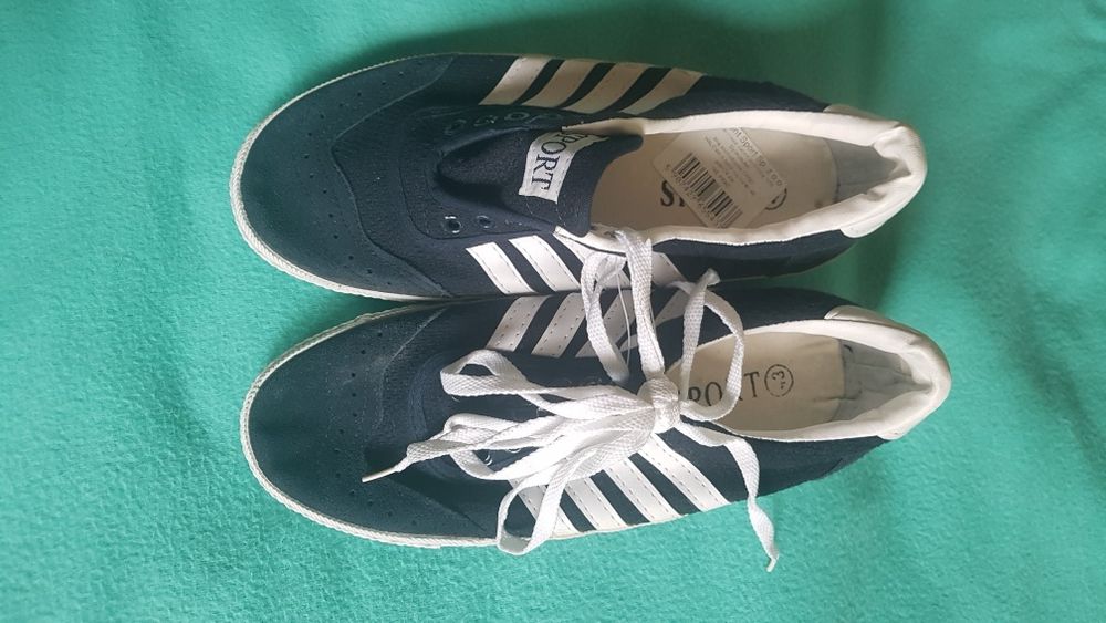 Trampki rozm. 42-43 (nowe)