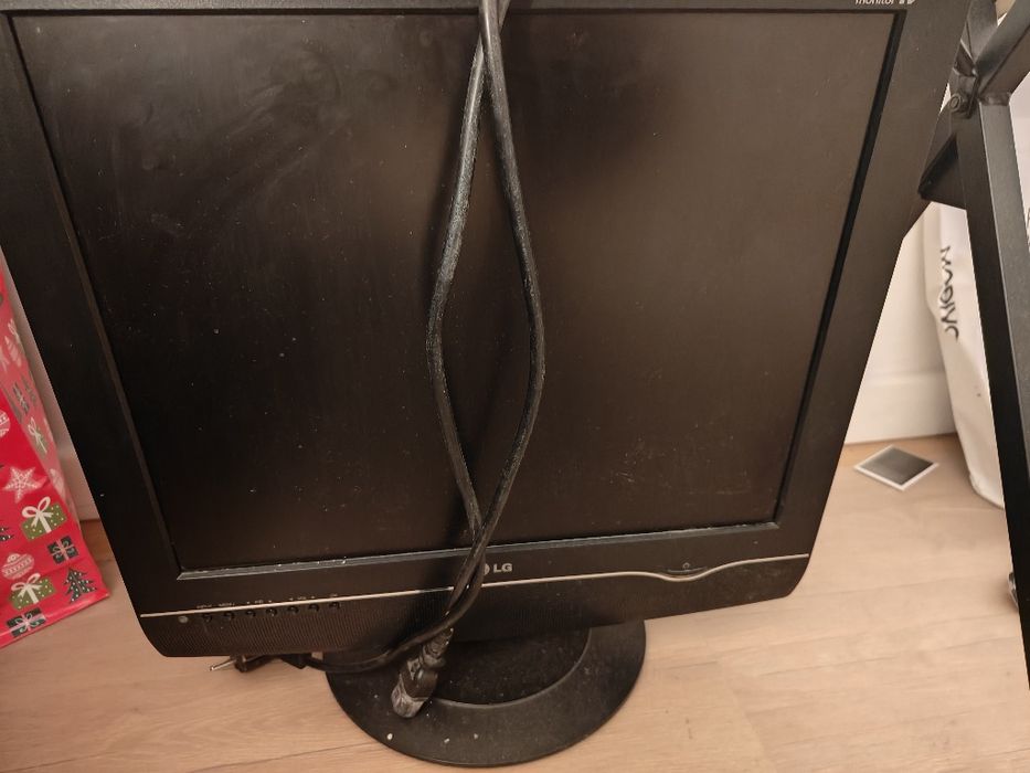 LG Flatron M1917A-BZ 19" Monitor TV