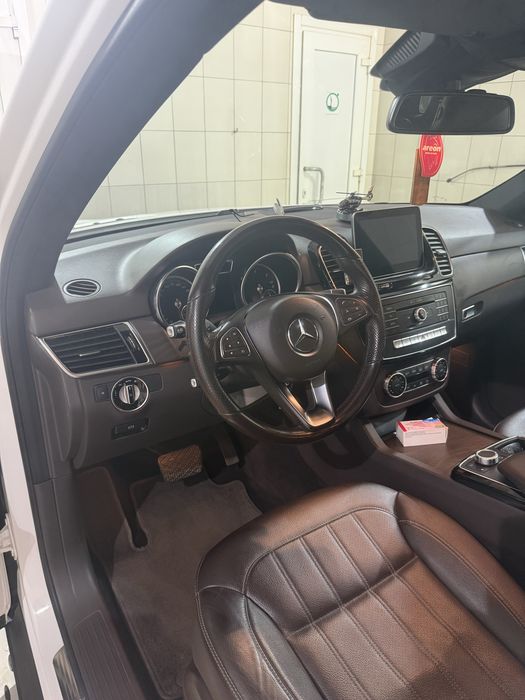 Автомобіль Mercedes GLE 250