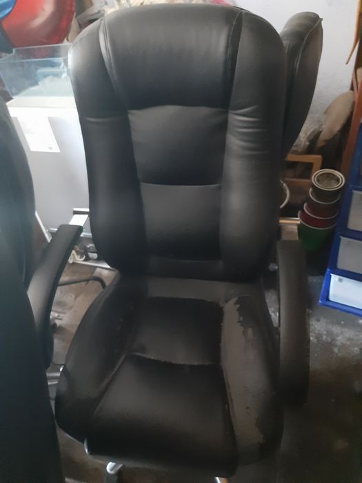 Продам офисные кресла б/у