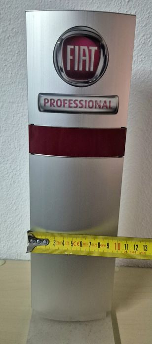 Totem/expositor FIAT Professional