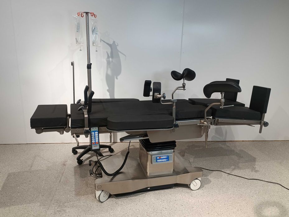 Операційний функціональний стіл ренгенпрозорий