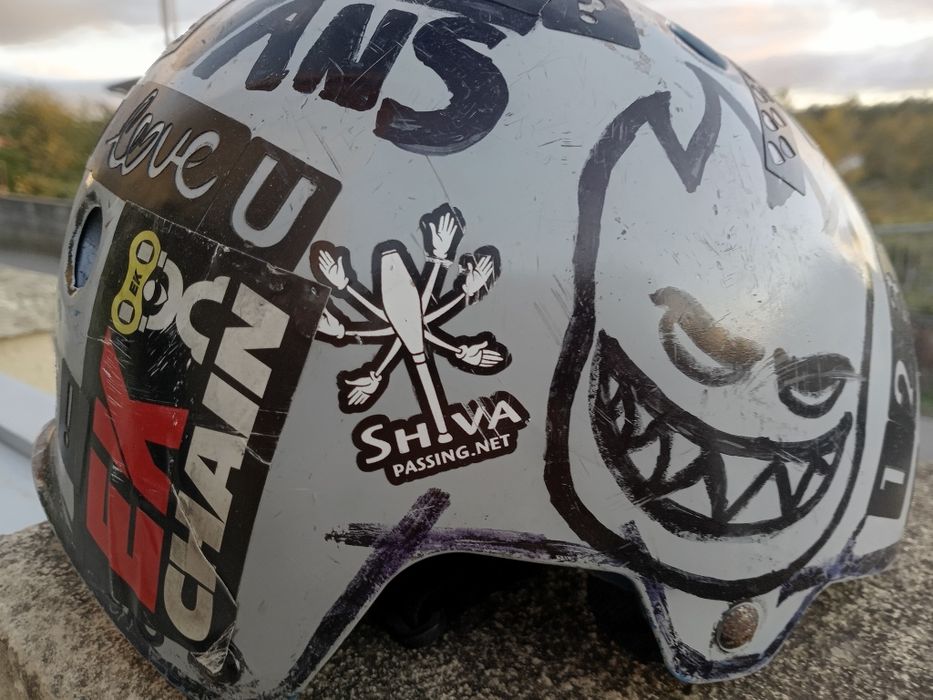 Capacete oxelo para patins skate trotinete ou bmx