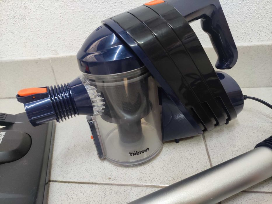 Aspirador Vertical com cabo Tristar - OP