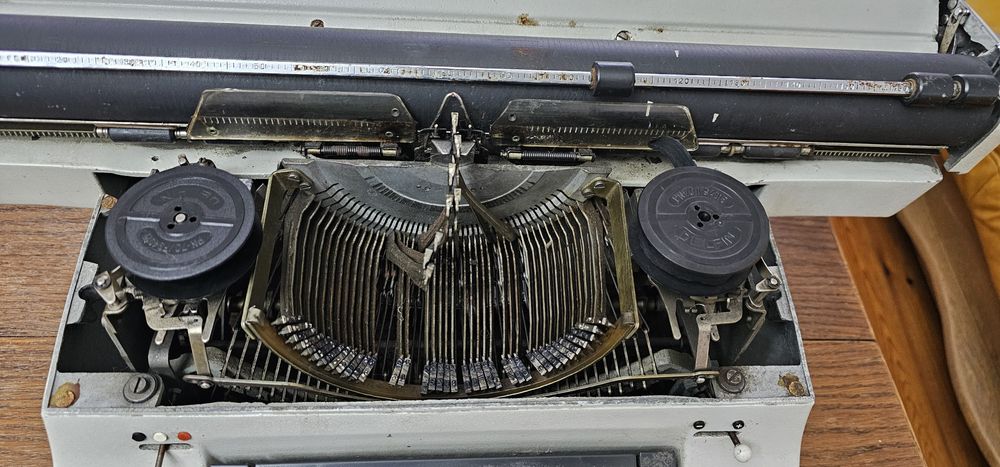 Maszyna do pisania PREDOM-ŁUCZNIK 1007