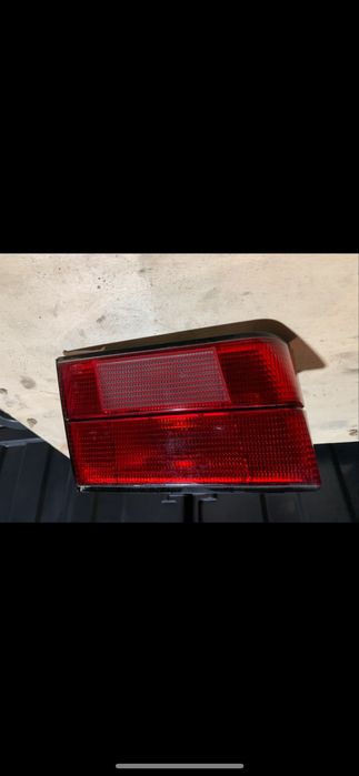 Farolim esquerdo mala bmw e34