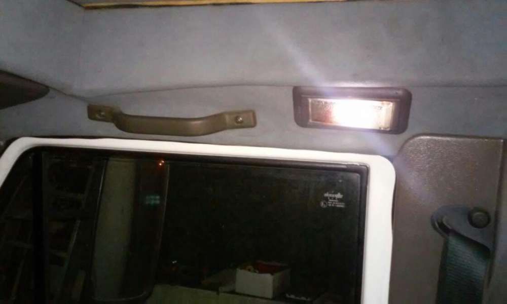 Monto paineis fotovoltaicos em Auto-caravanas