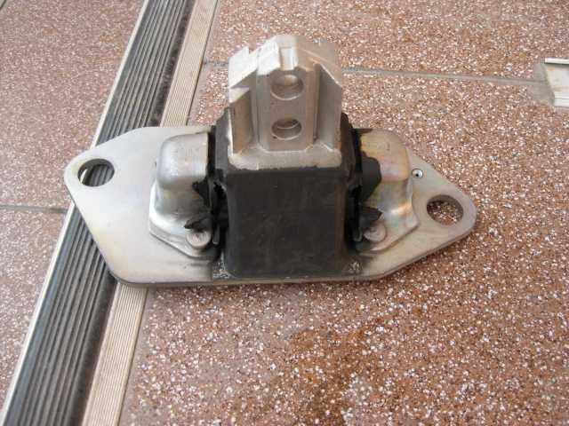 Продам подушку двигателя Вольво хс  90