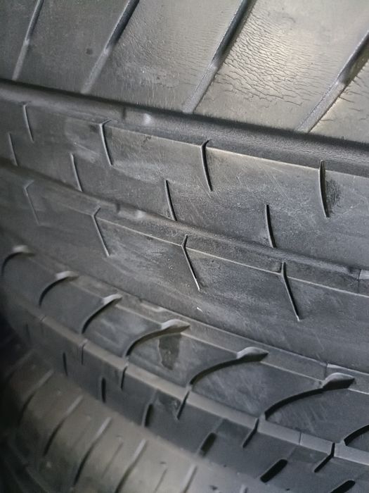 Pneus 235/55/20 Bridgestone