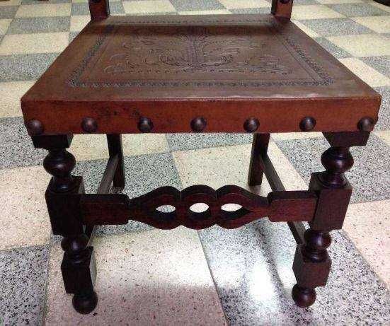 Mesa de Sala / Jantar em Madeira Mogno Estilo Século XVII