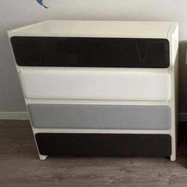 Komoda z szufladami Black Red White