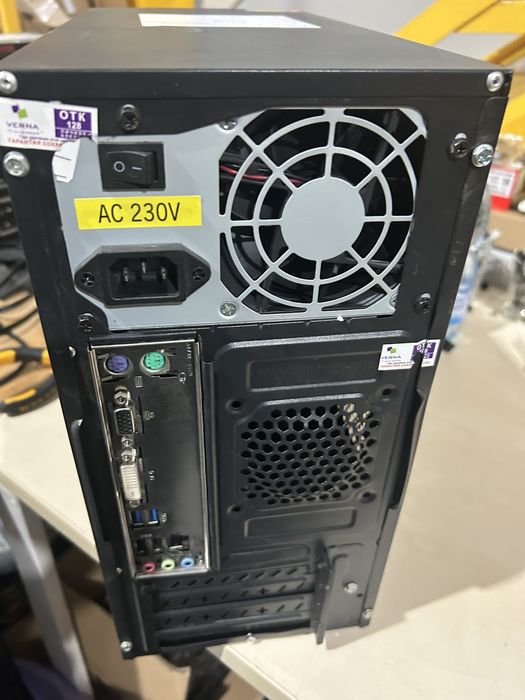 системний блок	Gigabyte GA-H110M-S2V