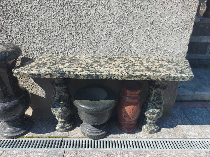 Вироби з граніту (пам'ятники, сходи,балясини,вази,лампадки та ін.)