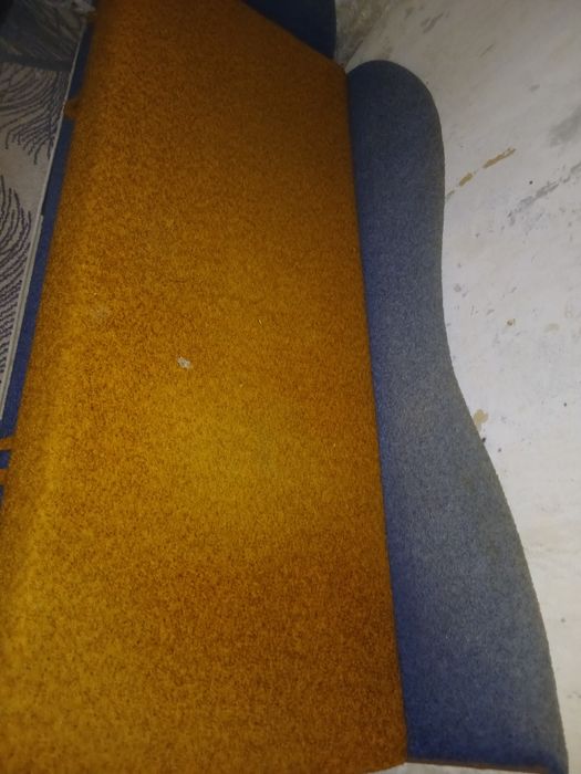 Продам диван  б/у 1500 торг