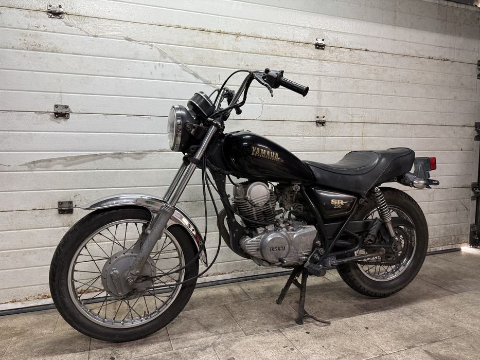 Yamaha sr 250 ( ler descricao )