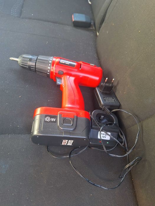 Wkretarko-wiertarka Aku