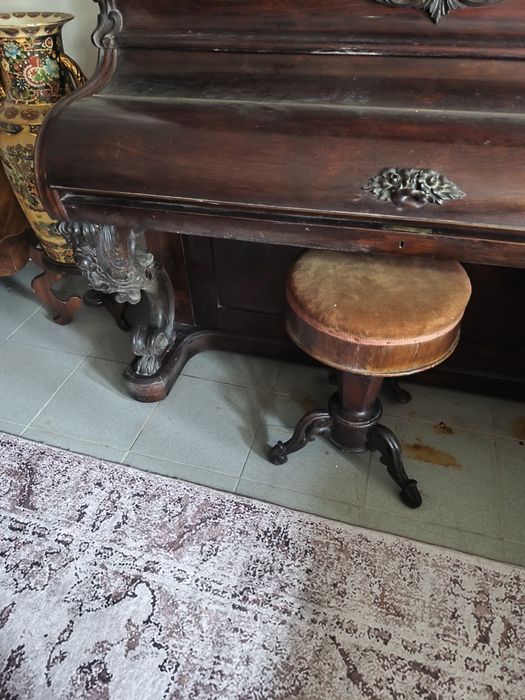 Piano vertical antigo sec XIX