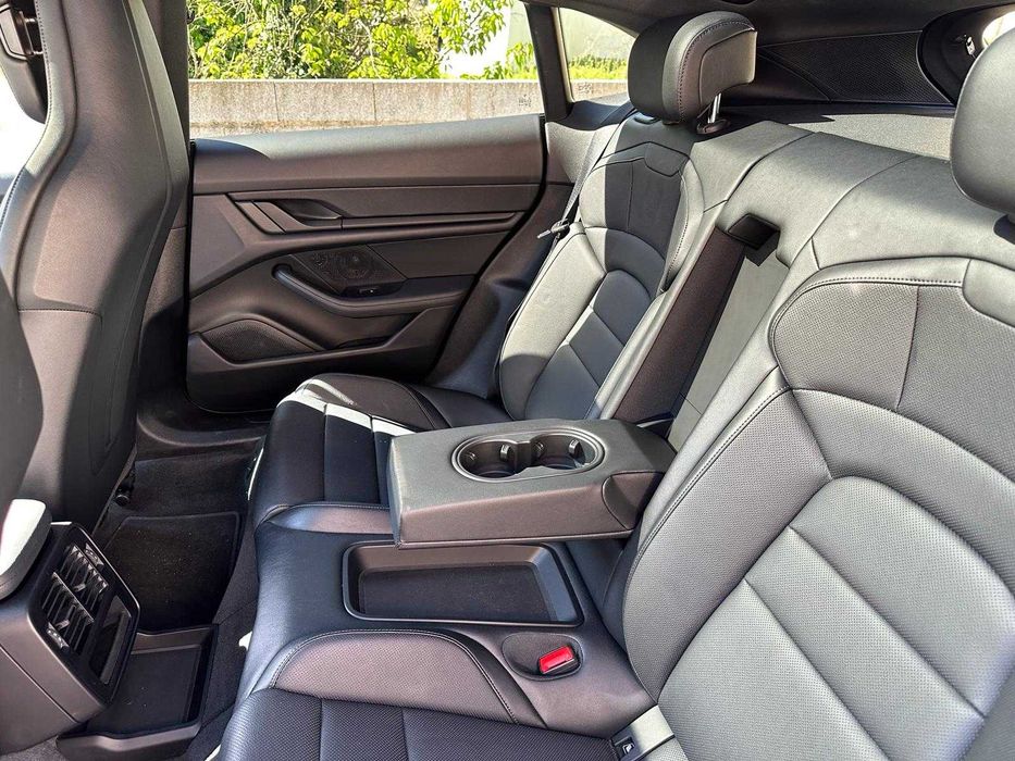 Porsche Taycan Cross Turismo — fotografia 6