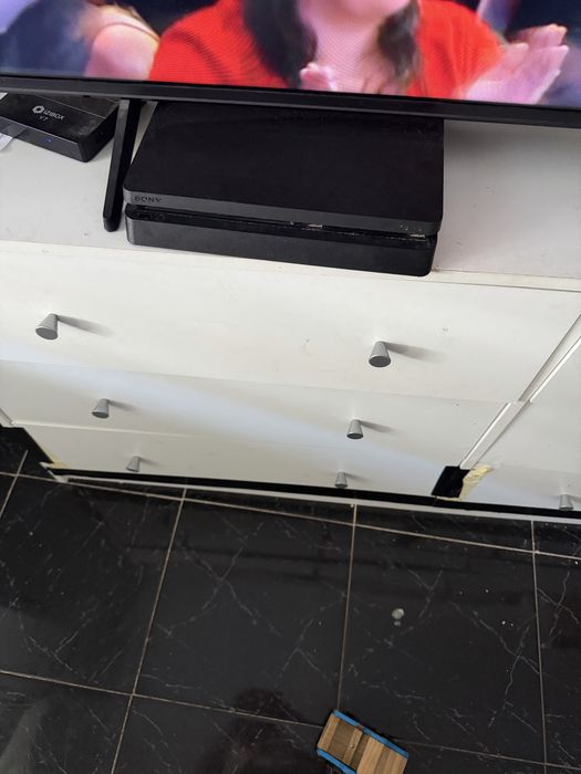 Vendo ps4 de 1TB