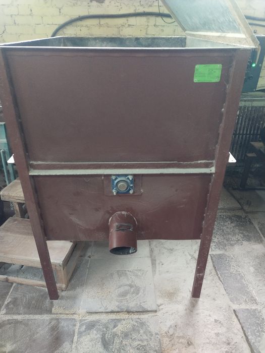 Змішувач кормів до 200 кг