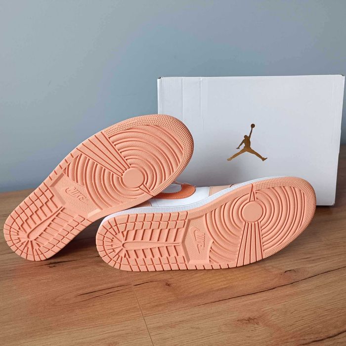 WMNS Air Jordan 1 Low r. 44,5 (29 cm) Sunset Haze/Bright Citrus