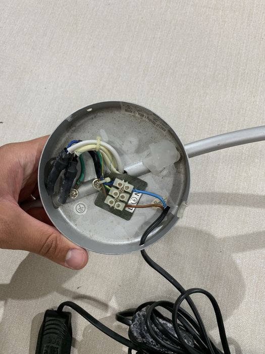 Candeeiro teto pouco usado pronto para nova vida