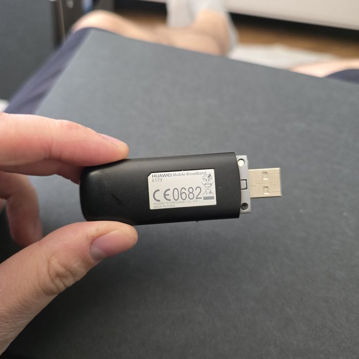 modem USB do internetu mobilnego — konkretnie model Huawei E173.