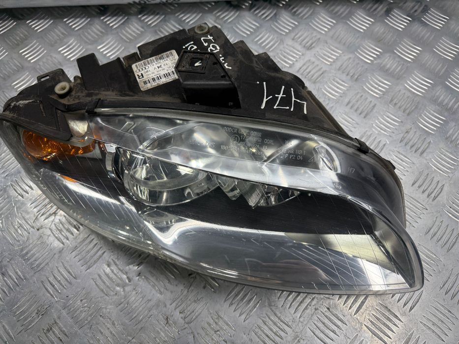 Фара правая Audi A4 B7  ауди а4 б7 8e0941004aj