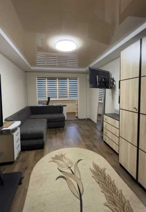 3 кім 70 м2 в багатоповерхівці район КАРАВАНА (718156)