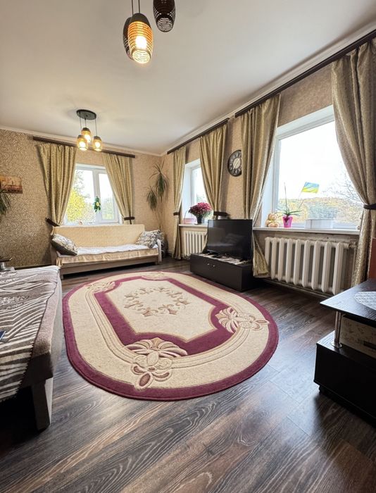 Гарний капітальний будинок в М.Камянка