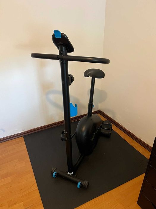 Bicicleta Estática Essencial EB 120 - DOMYOS