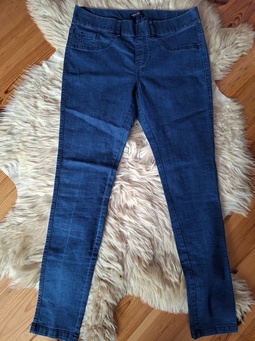 Nowe spodnie damskie jeans