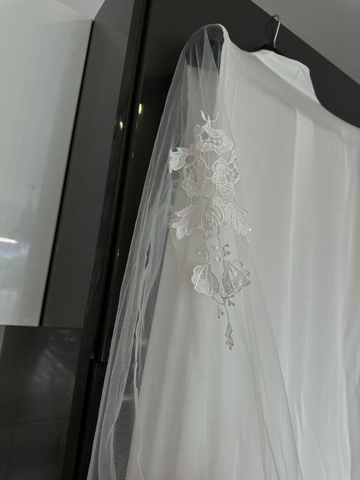szlafrok z piórkami boa do sesji zdjęciowej