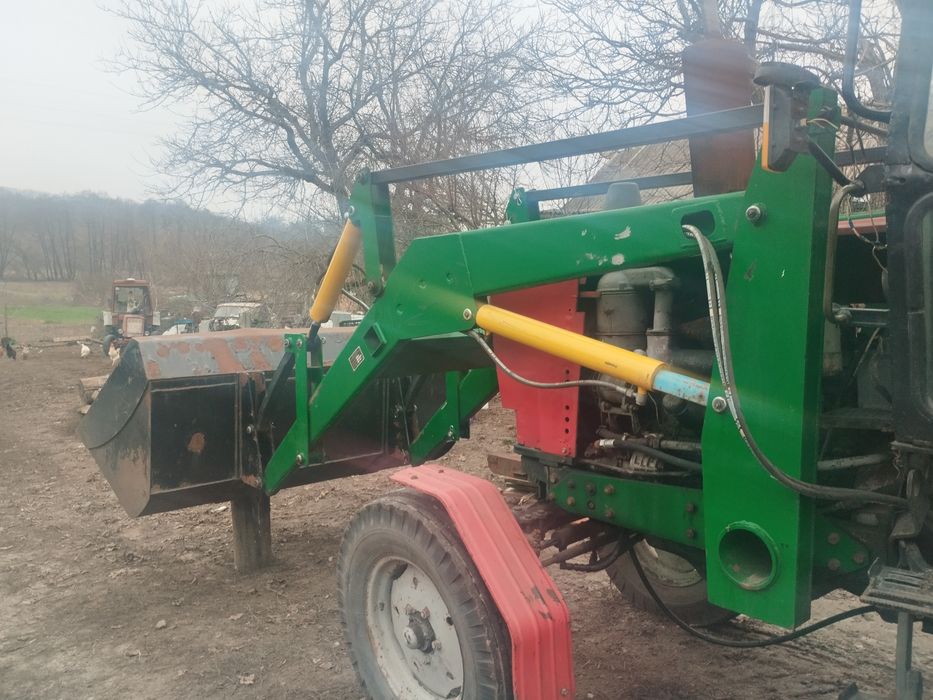 Навантажувач фронтальний КУН 4.2