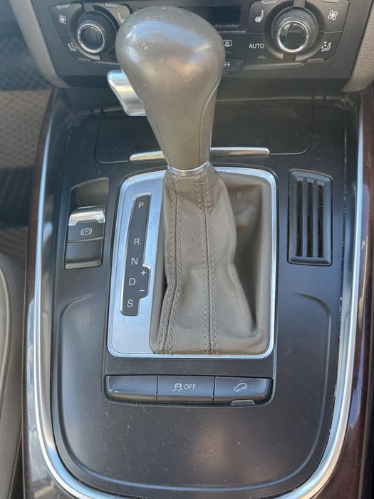 Продам Audi Q5 2010