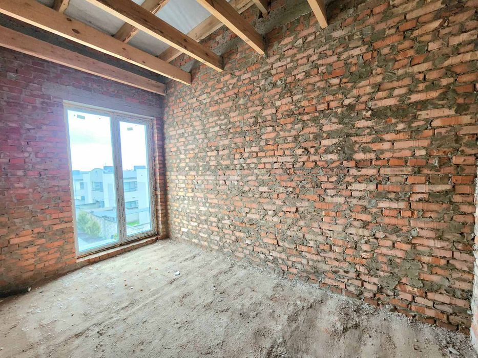 Продаж Дуплекса в хорошій локації