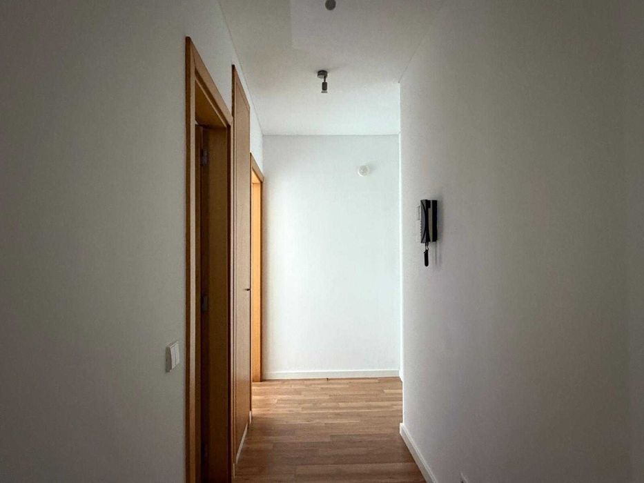 Apartamento T0 Mobilado e com varanda, Condominio Privado