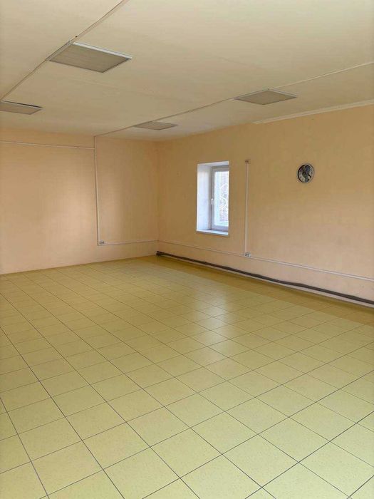 Здам в оренду комерціне приміщення 50кв в центрі.