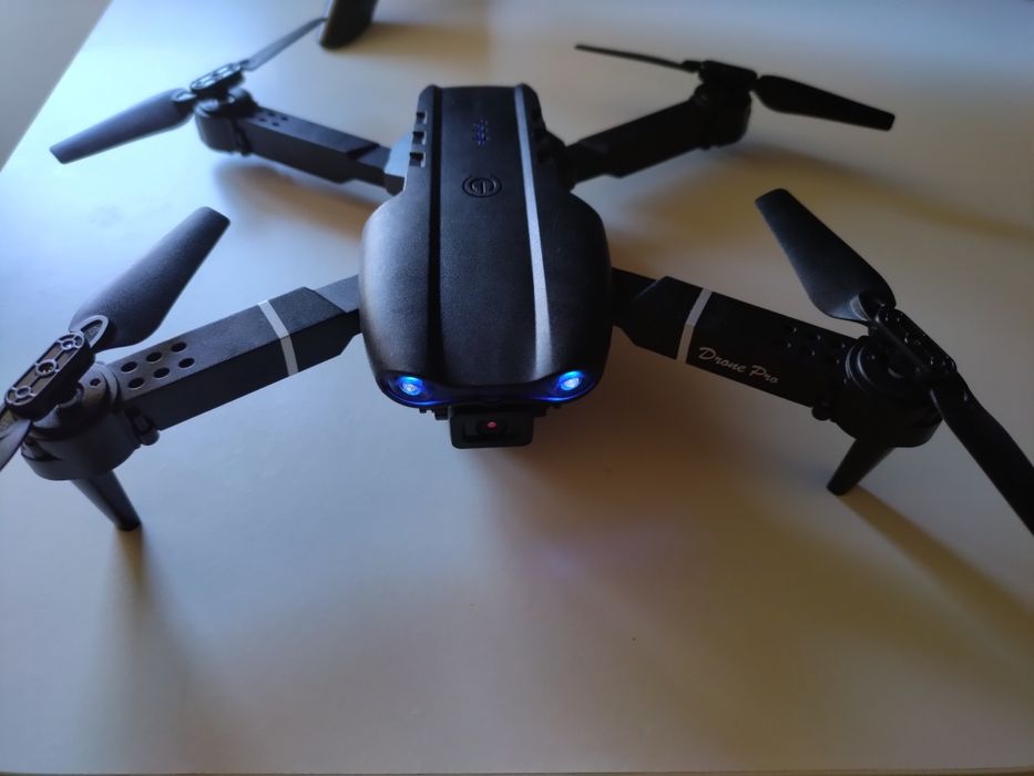 Full HD 4K Camera Drone + Carrying Case (New), Complete64174059089153122