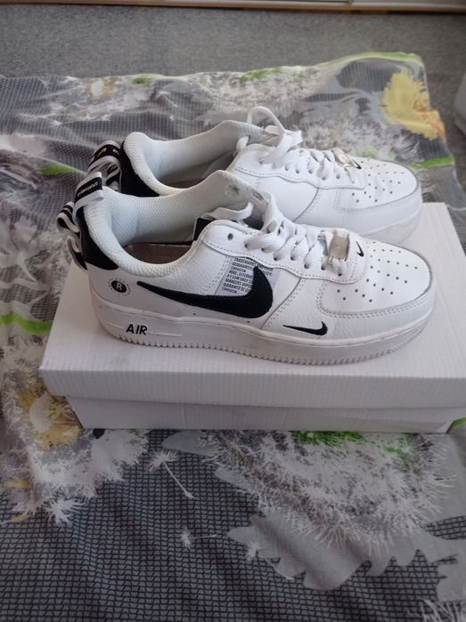 Фірмові кросівки Nike 37