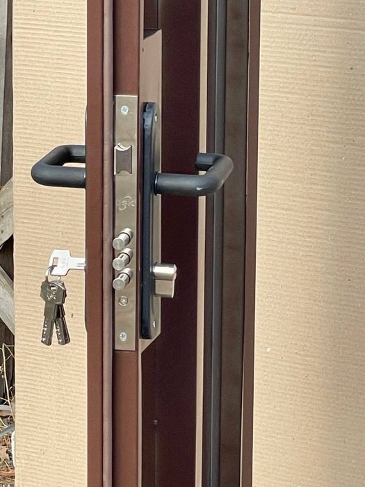 Технические двери залізні двері титанові двері металеві двері Дзвони!