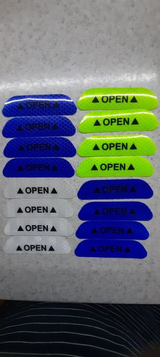 Продам наклейки светоотражающие.